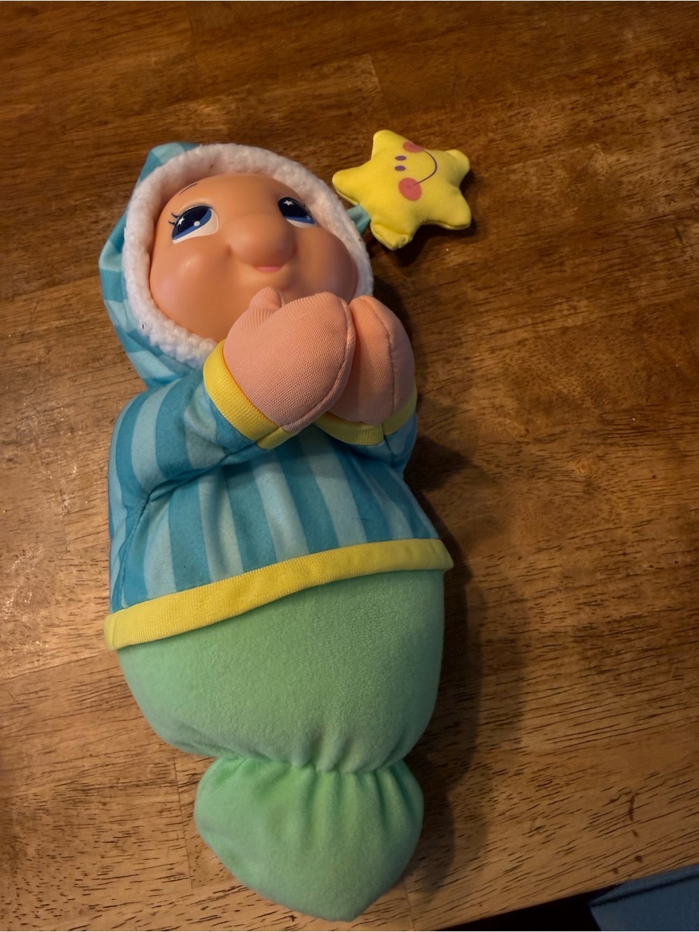 Hasbro "Bedtime Wishes" Gloworm 2004
